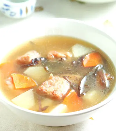 蘿蔔排骨酥羹
